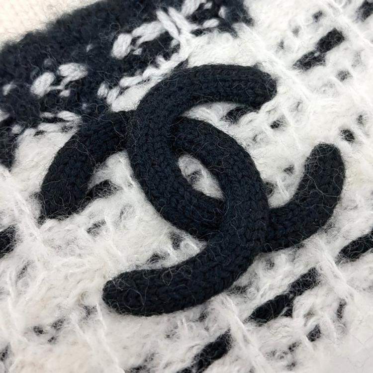 Pre Owned Chanel Beige Black Wool beanie