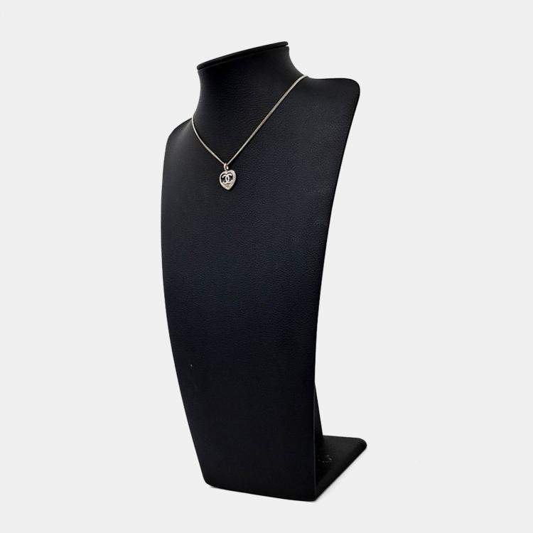 Pre Owned Chanel heart necklace