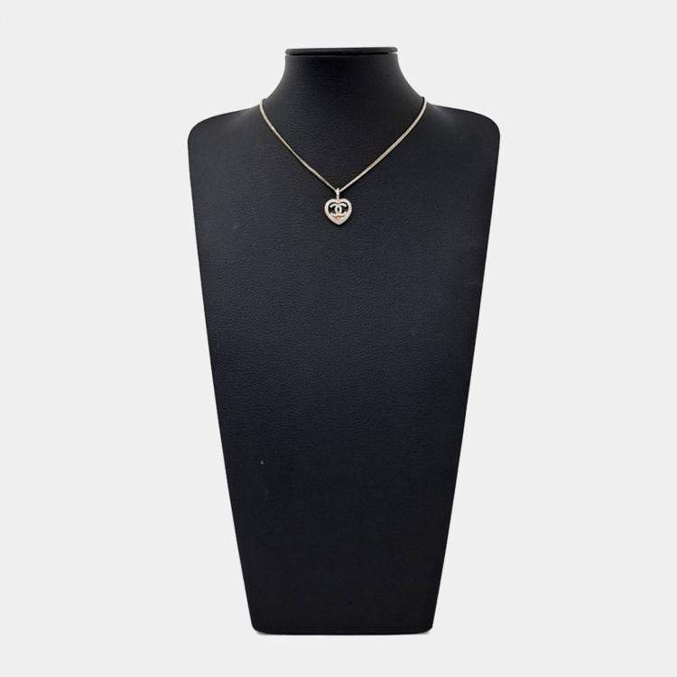 Pre Owned Chanel heart necklace