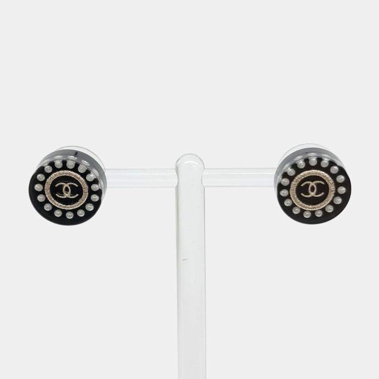 Pre Owned Chanel round logo earrings