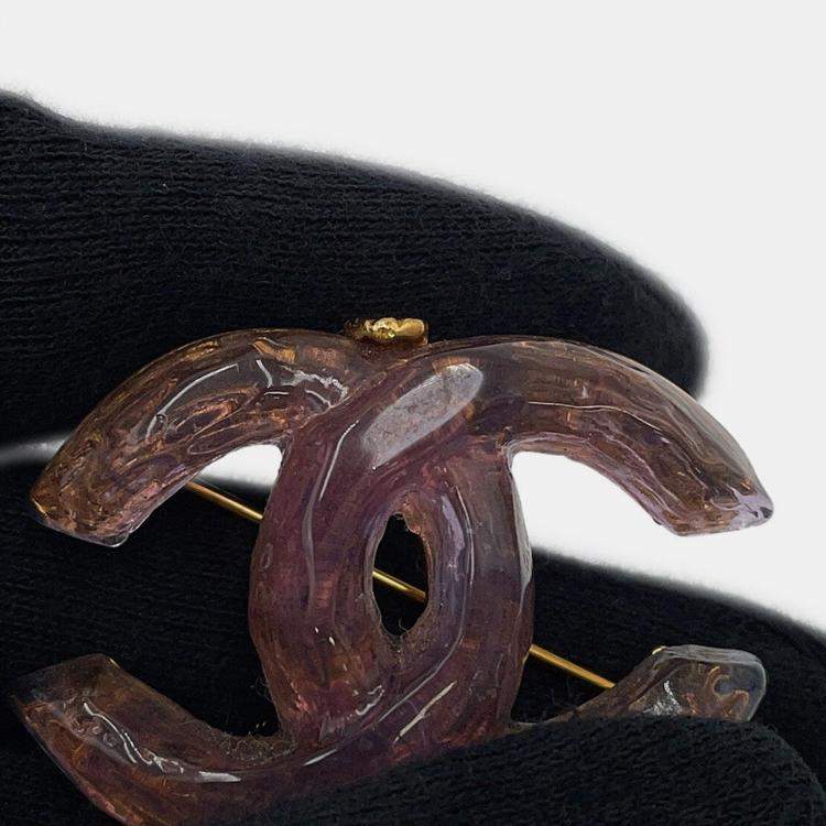 Pre Owned Chanel Cc Logo Brooch Purple Metal Plastic