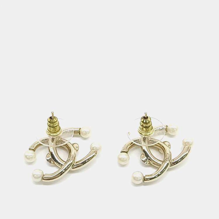Pre Owned Chanel Logo Embellished Gold Tone Pearl Earrings