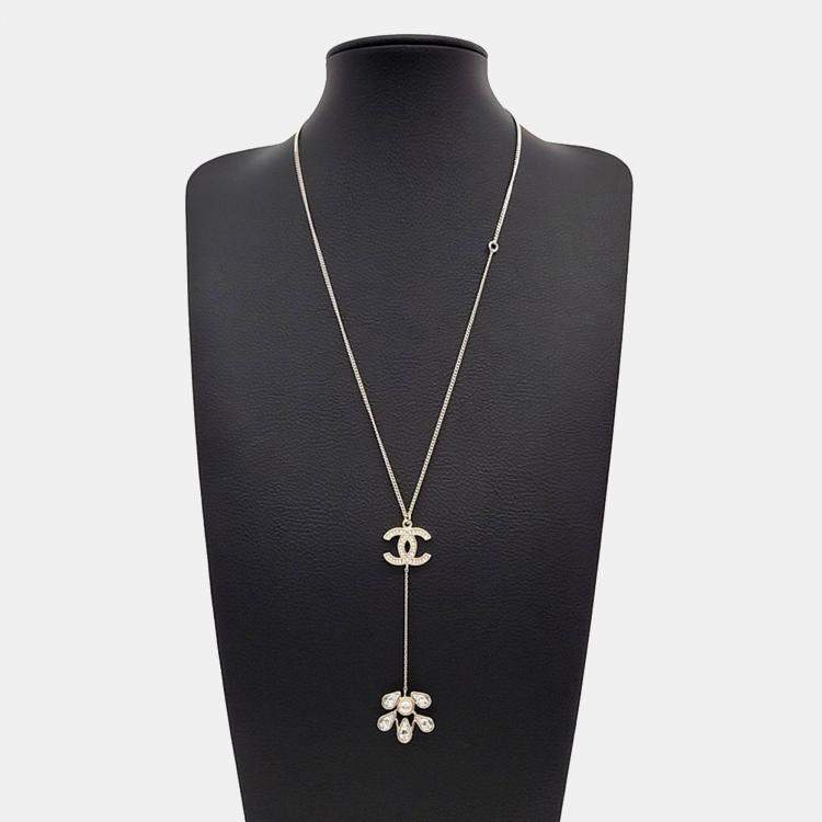 Pre Owned Chanel Gold Plated Pearl Crystal Logo Necklace