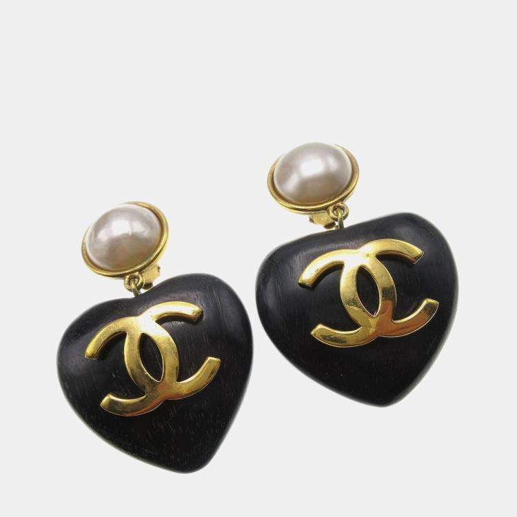 Pre Owned Chanel Artificial Pearl Dangle Heart Earrings Clip-On Black 28