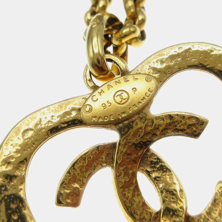 Pre Owned Chanel Heart Chain Pendant Necklace Gold