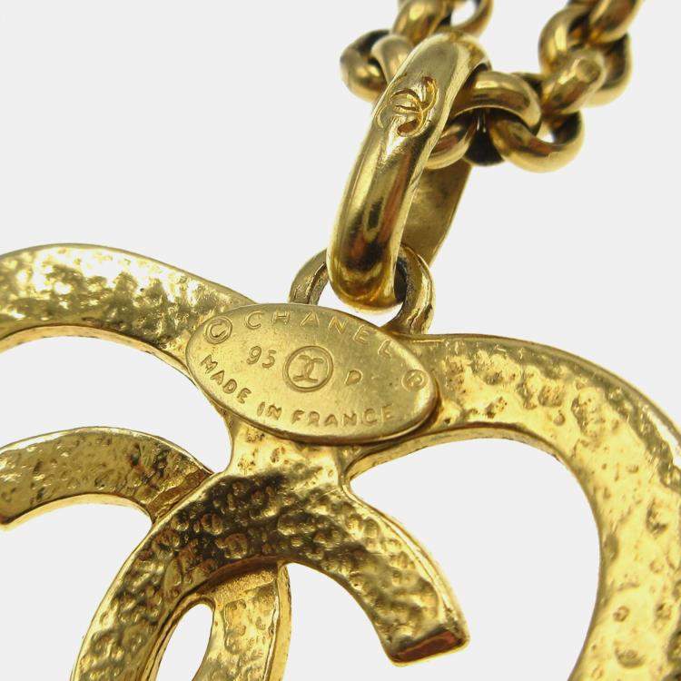Pre Owned Chanel Heart Chain Pendant Necklace Gold