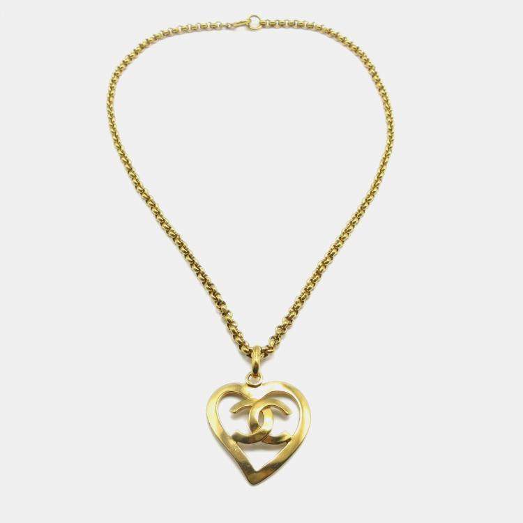 مملوكة مسبقًا Chanel Heart Chain Pendant Necklace Gold