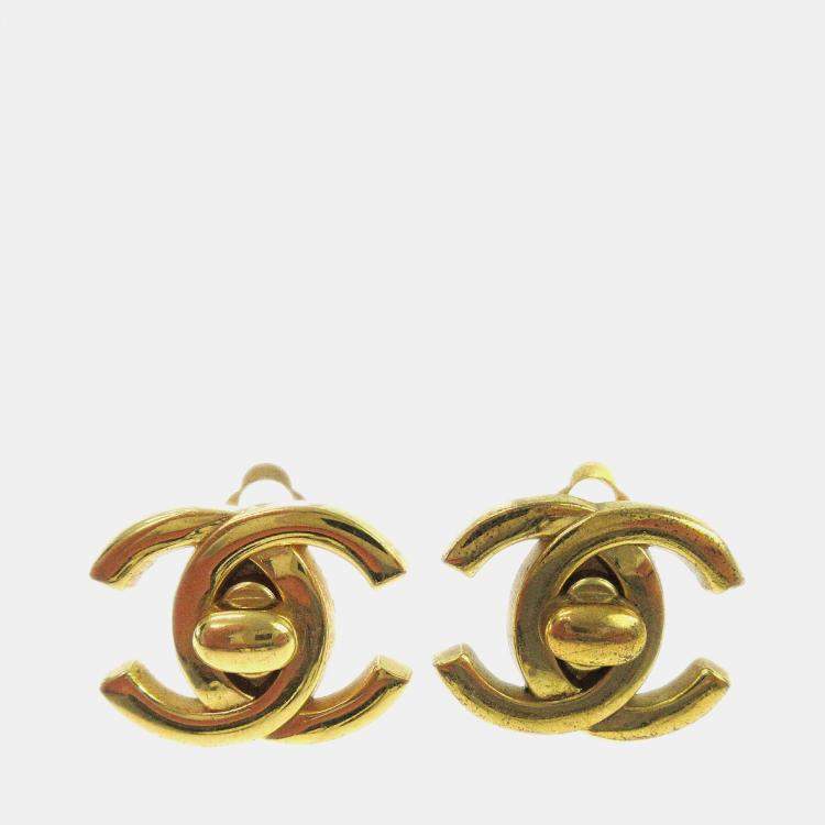 Pre Owned Chanel Cc Turnlock Earrings Clip-On Gold Small