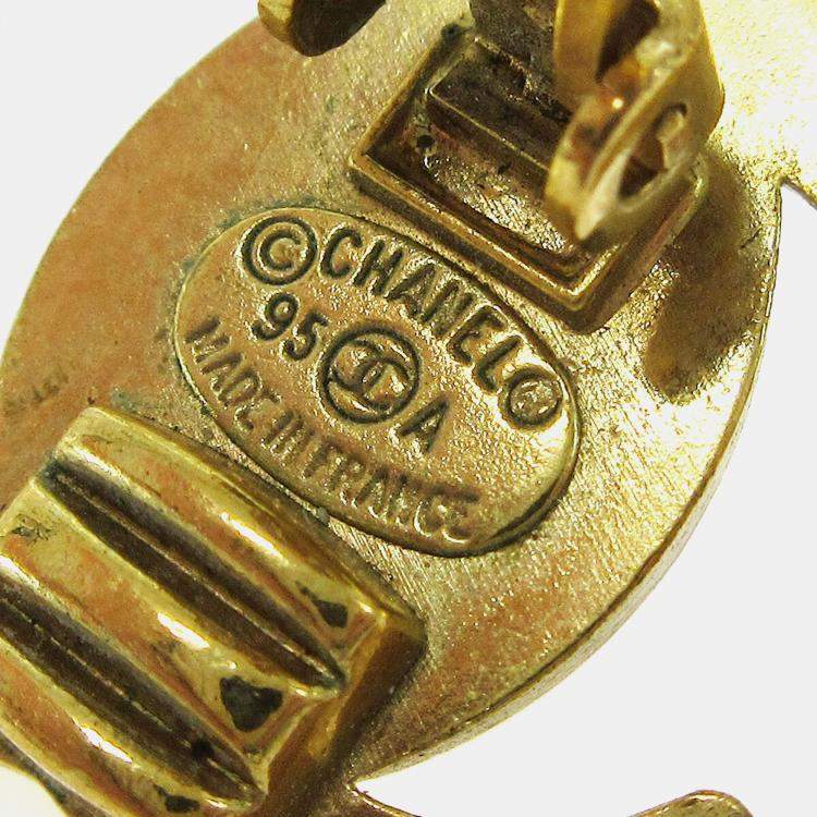 Pre Owned Chanel Cc Turnlock Earrings Clip-On Gold Small