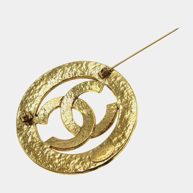Pre Owned Chanel Medallion Brooch Pin Gold