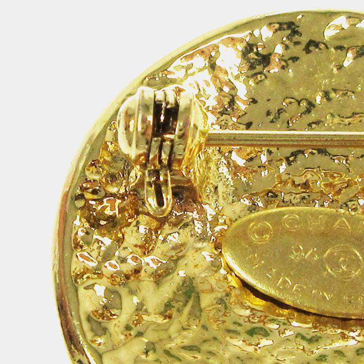 Pre Owned Chanel Medallion Brooch Pin Gold