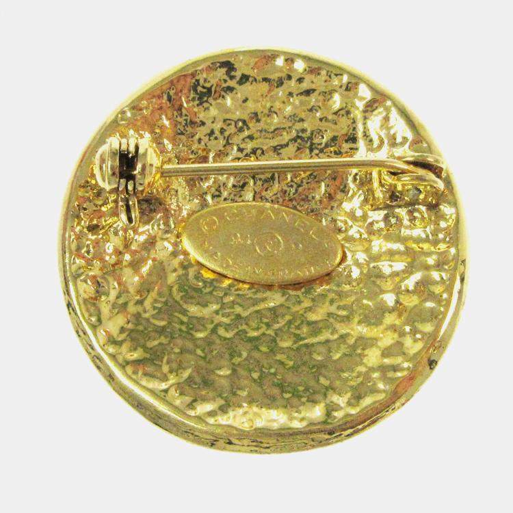 Pre Owned Chanel Medallion Brooch Pin Gold