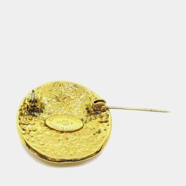 Pre Owned Chanel Medallion Brooch Pin Gold
