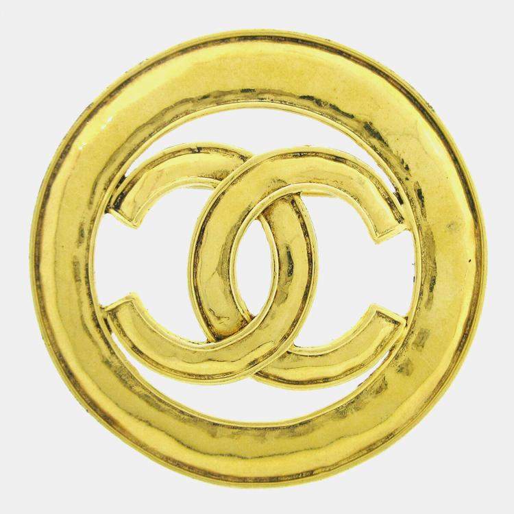 مملوكة مسبقًا Chanel Medallion Brooch Pin Gold