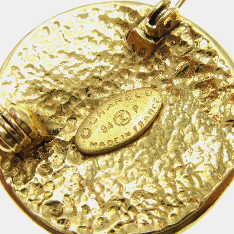 Pre Owned Chanel Medallion Brooch Pin Gold
