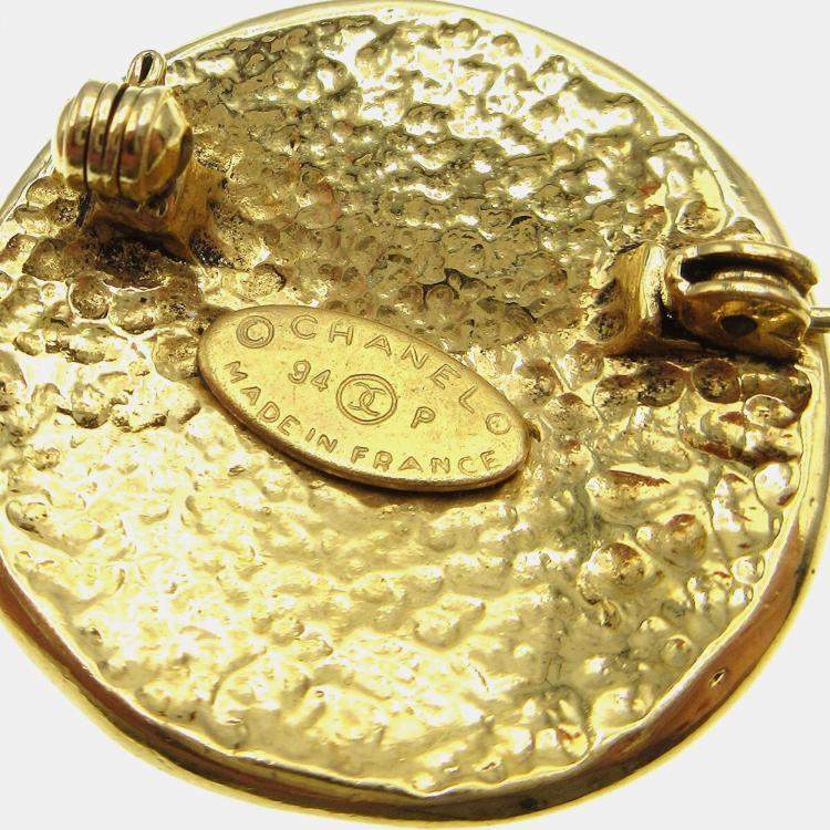 Pre Owned Chanel Medallion Brooch Pin Gold