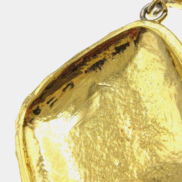 مملوكة مسبقًا Chanel Quilted Bow Dangle Earrings Clip-On Gold