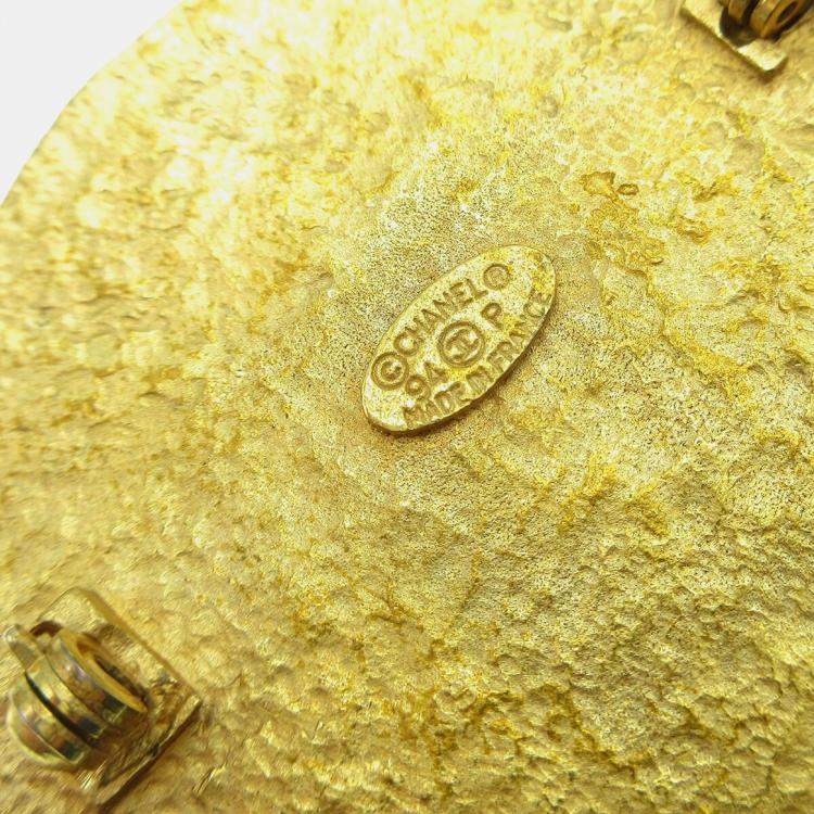 Pre Owned Chanel Medallion Brooch Pin Gold