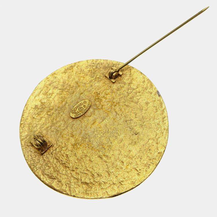 Pre Owned Chanel Medallion Brooch Pin Gold