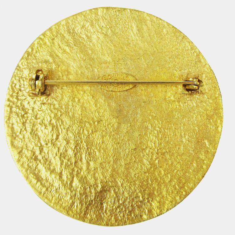Pre Owned Chanel Medallion Brooch Pin Gold
