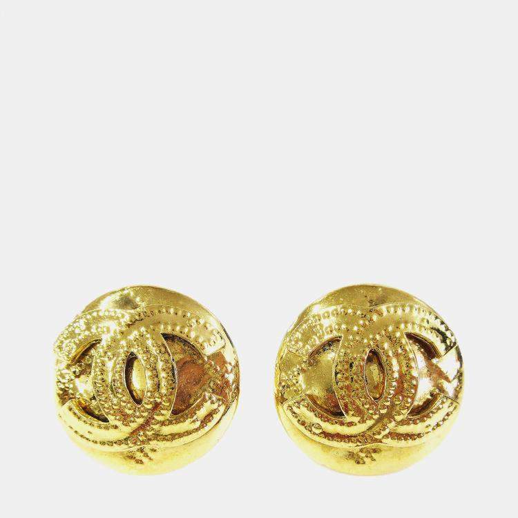 Pre Owned Chanel Button Earrings Clip-On Gold