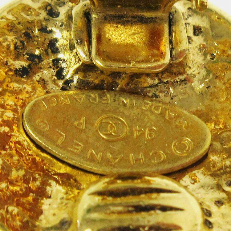 Pre Owned Chanel Button Earrings Clip-On Gold