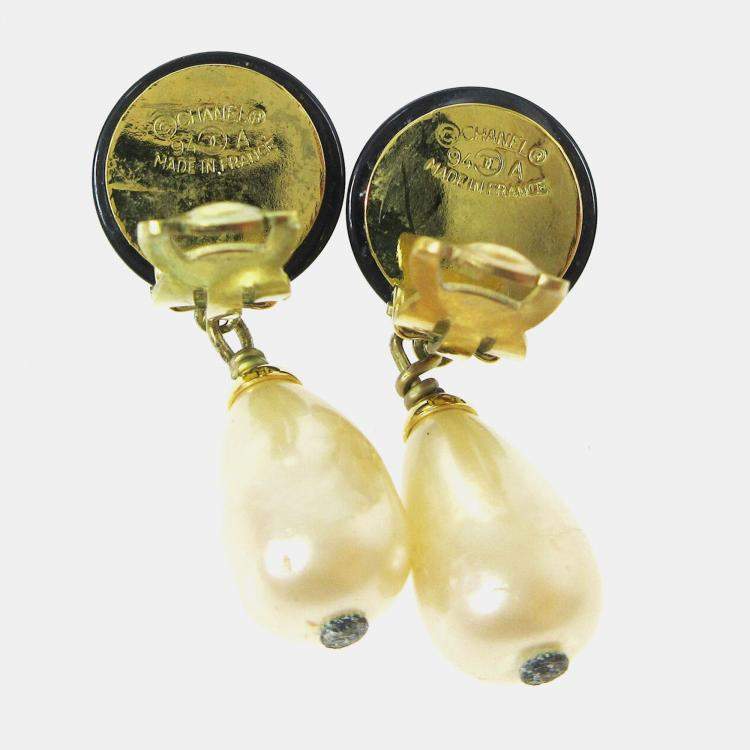 مملوكة مسبقًا Chanel Artificial Pearl Dangle Earrings Clip-On Black