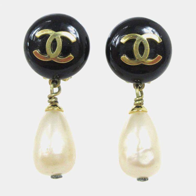 مملوكة مسبقًا Chanel Artificial Pearl Dangle Earrings Clip-On Black