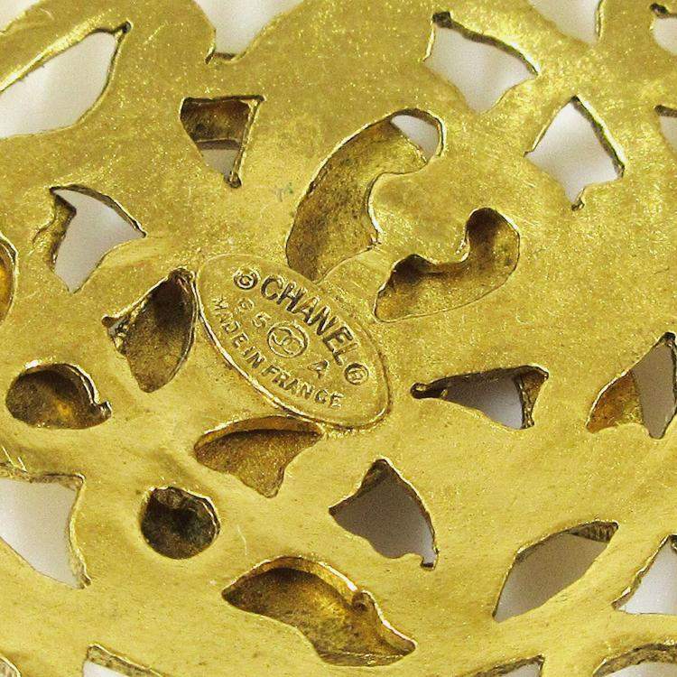 Pre Owned Chanel Medallion Brooch Pin Gold