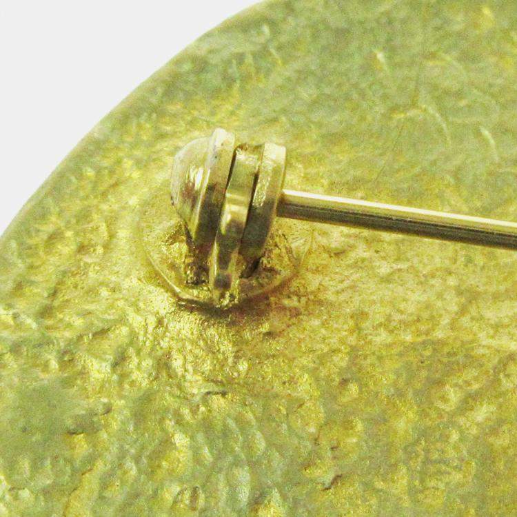 Pre Owned Chanel Medallion Brooch Pin Gold