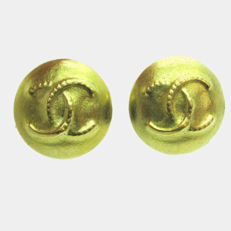 Pre Owned Chanel Button Earrings Clip-On Gold