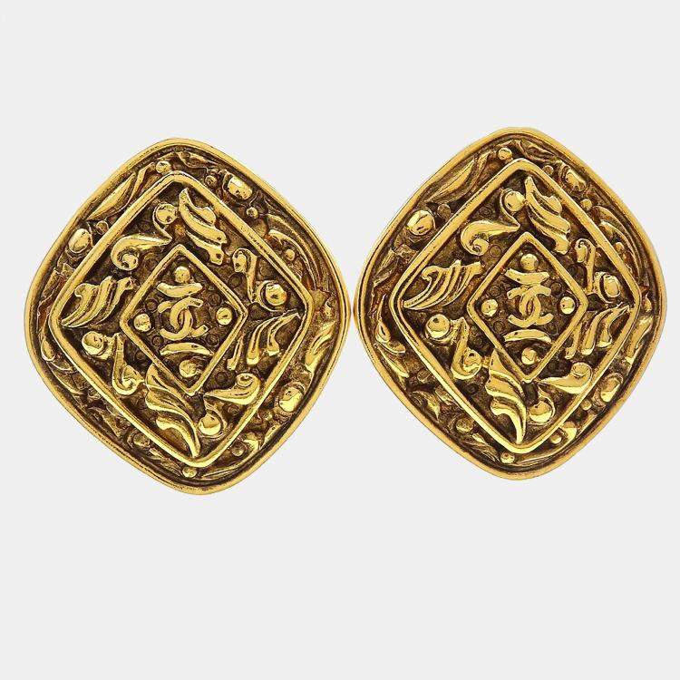 Pre Owned Chanel Earrings Clip-On Gold