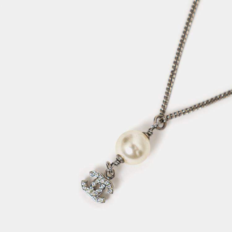 Pre Owned Chanel Silver Tone Faux Pearl CC Drop Pendant Necklace
