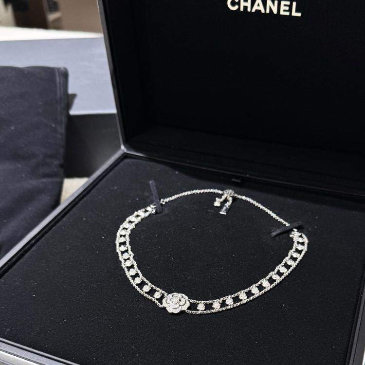 Pre Owned Chanel Camellia Diamond Set White Gold Necklace