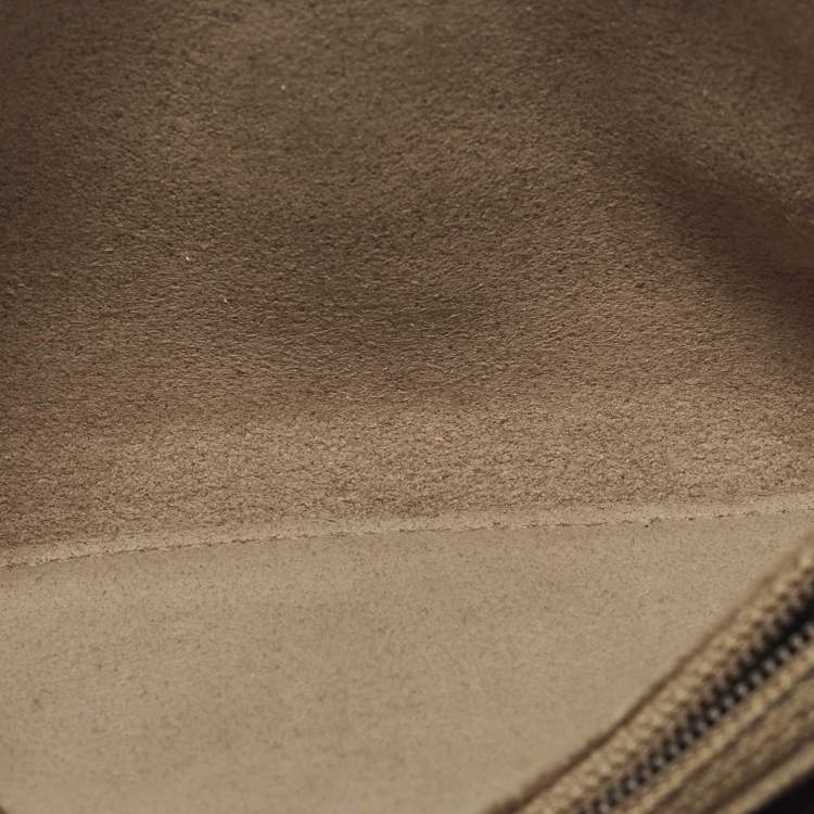 Pre Owned حقيبة هاتف شانيل CC O جلد مبطن فضي