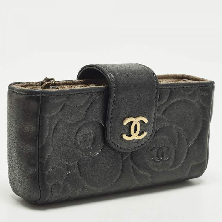 Pre Owned حقيبة هاتف شانيل CC O جلد مبطن فضي