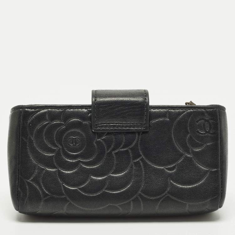 Pre Owned حقيبة هاتف شانيل CC O جلد مبطن فضي