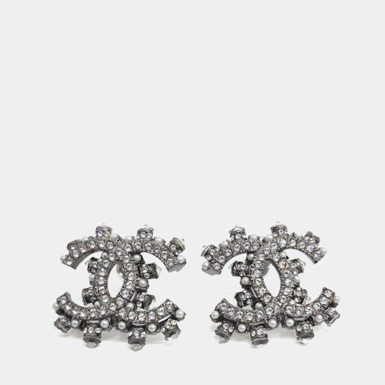 Pre Owned Chanel logo-embellished earrings