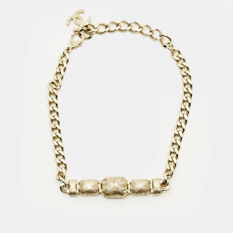 مملوكة مسبقًا Chanel CC Crystals Gold Tone Necklace