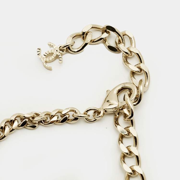 مملوكة مسبقًا Chanel CC Enamel Leather Gold Tone Necklace