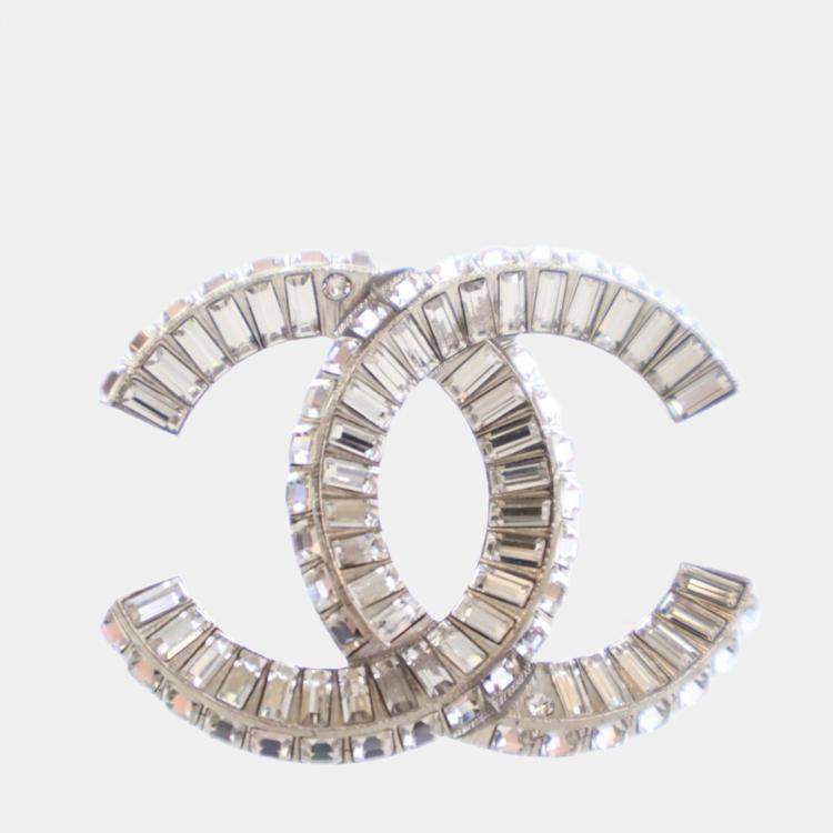 مملوكة مسبقًا Chanel Crystal CC Brooch