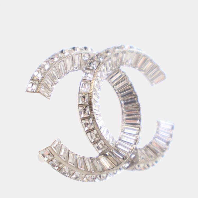 مملوكة مسبقًا Chanel Crystal CC Brooch