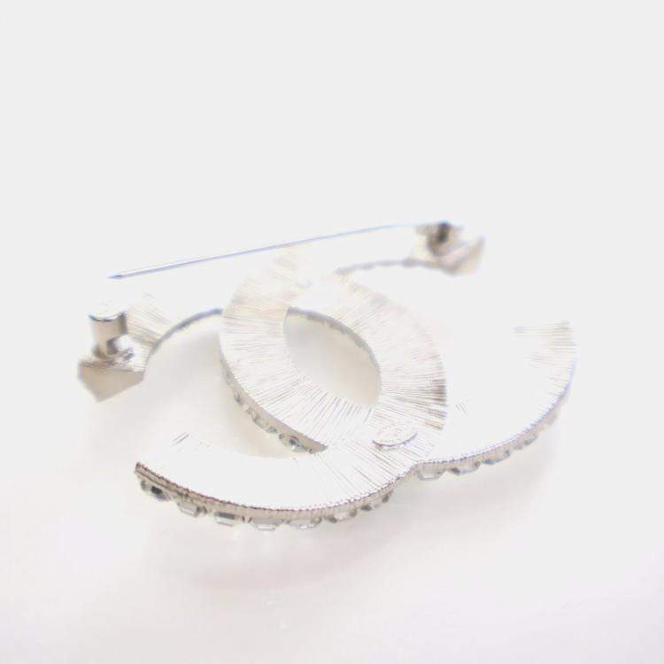 مملوكة مسبقًا Chanel Crystal CC Brooch