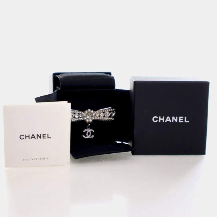 Pre Owned Chanel Crystal CC Bow Ring 