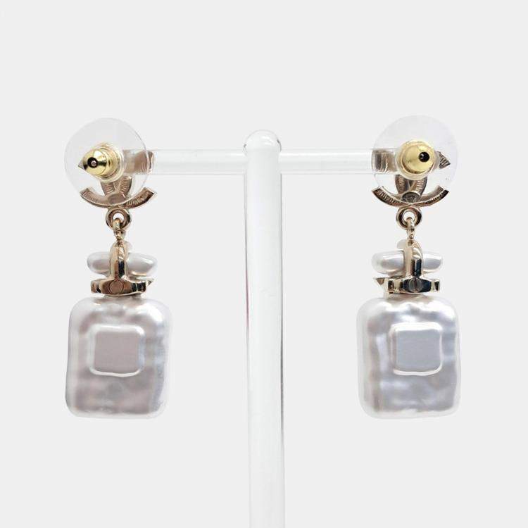 Pre Owned Chanel Gold Tone Metal Earrings