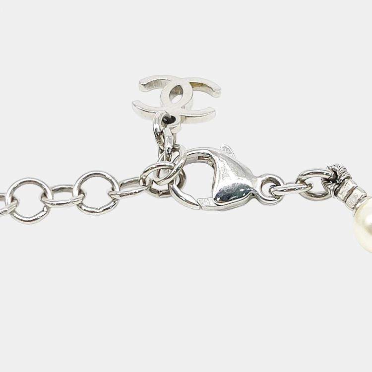 مملوكة مسبقًا Chanel logo pearl bracelet