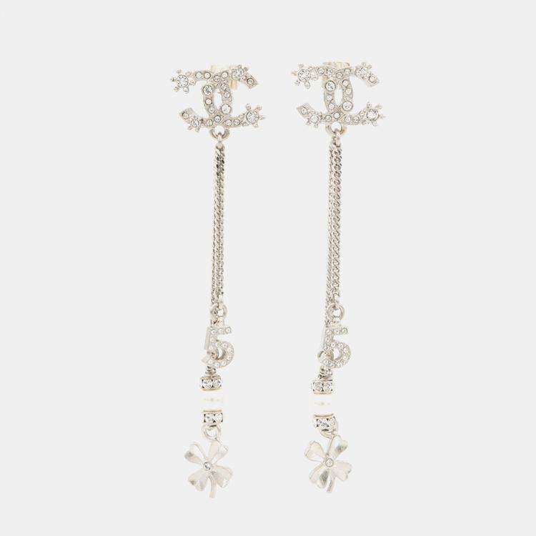Pre Owned Chanel Cc Logo No5 Faux Pearl Clover Earrings Silver Metal Rhinestone Faux Pearl