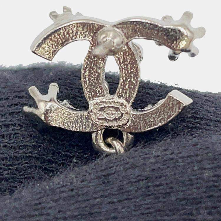 Pre Owned Chanel Cc Logo No5 Faux Pearl Clover Earrings Silver Metal Rhinestone Faux Pearl