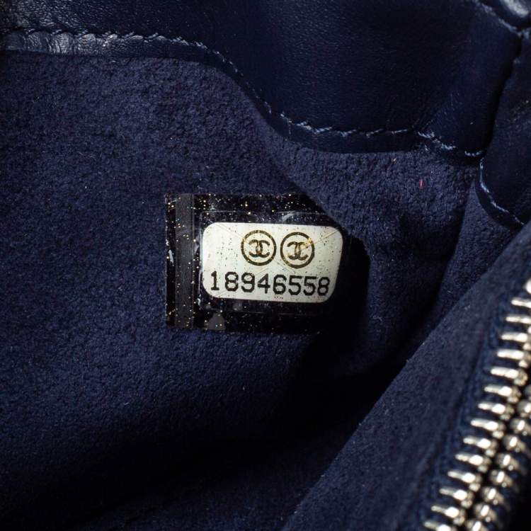 Pre Owned Chanel Blue Quilted Caviar Leather CC Phone Holder Clutch