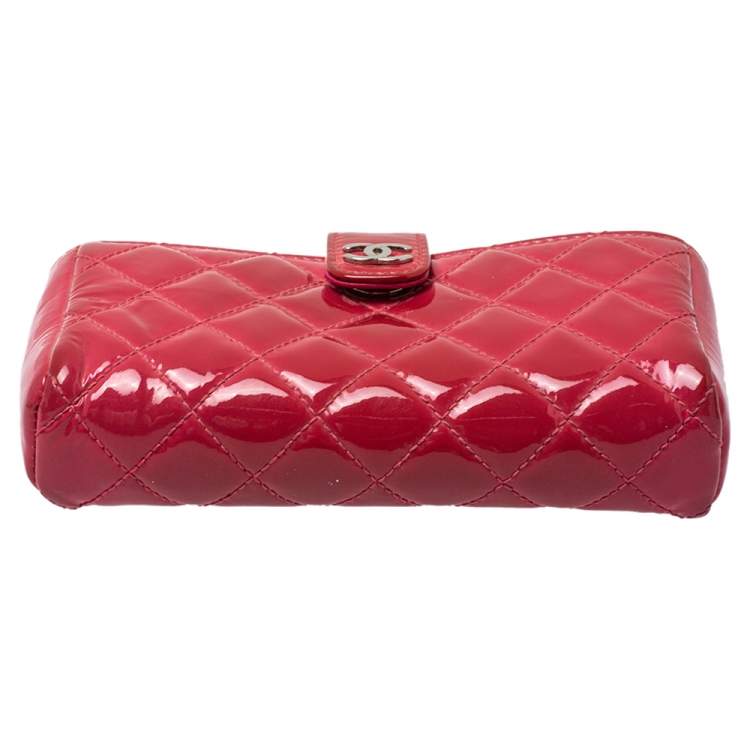 Pre Owned Chanel Fuchsia Quilted Patent Leather CC Phone Holder Clutch